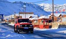 爱游戏:雪上有金山——可可托海的冬季跃迁